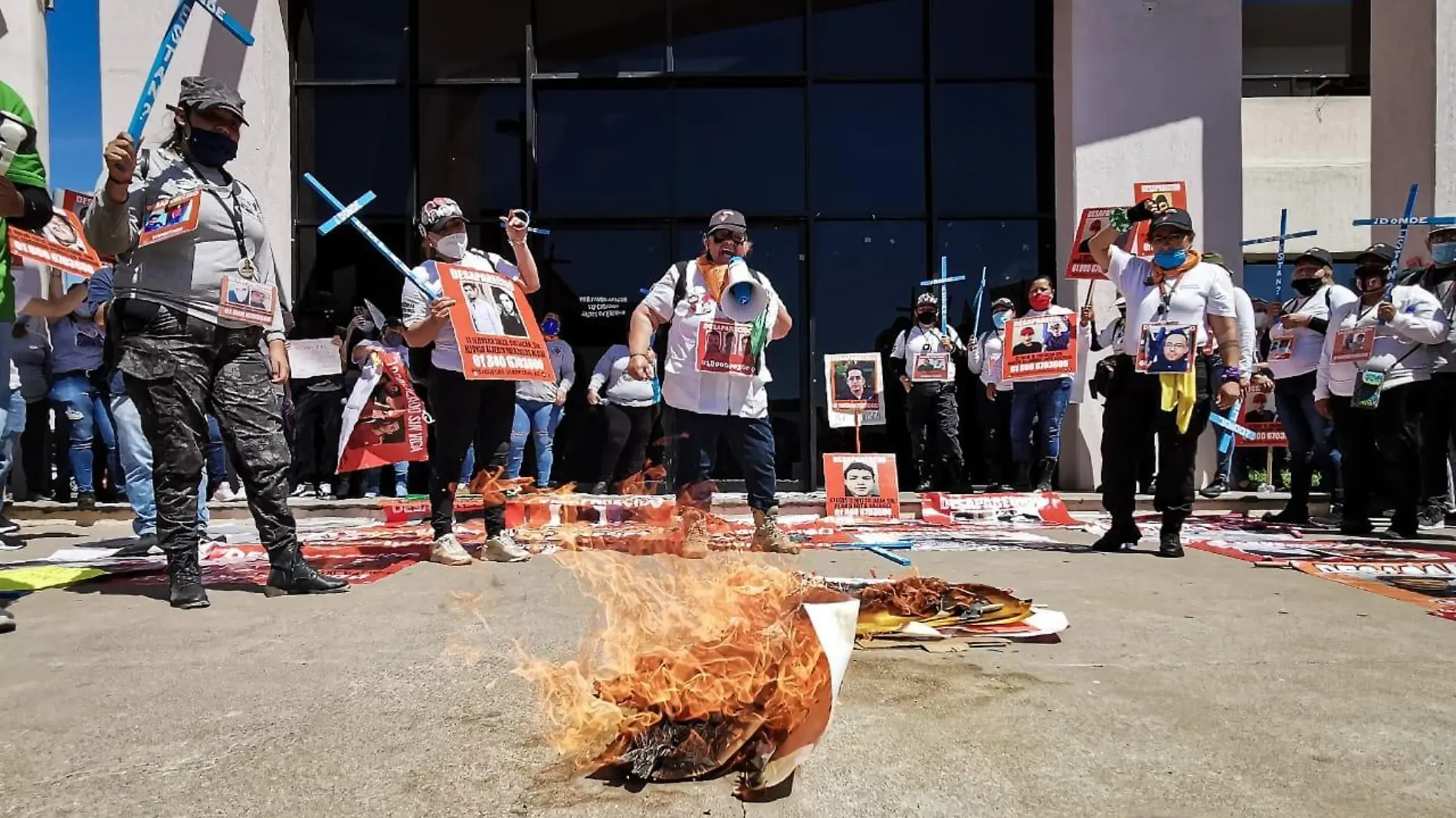 protesta fiscalía- sabuesos guerreras